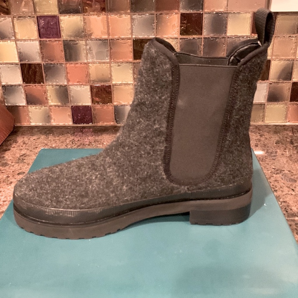 NIB Aerosoles 7m Camila boot